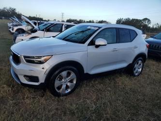 VOLVO XC40 T5 MOMENTUM