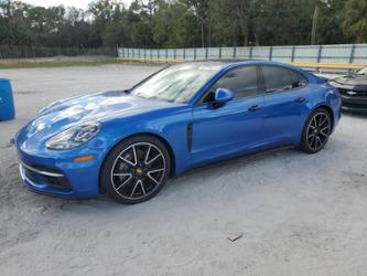 PORSCHE PANAMERA 4