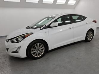 HYUNDAI ELANTRA SE