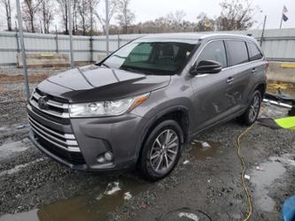 TOYOTA HIGHLANDER SE