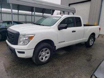 NISSAN TITAN S