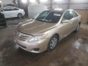 TOYOTA CAMRY BASE