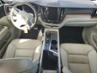 VOLVO XC60 B5 MOMENTUM