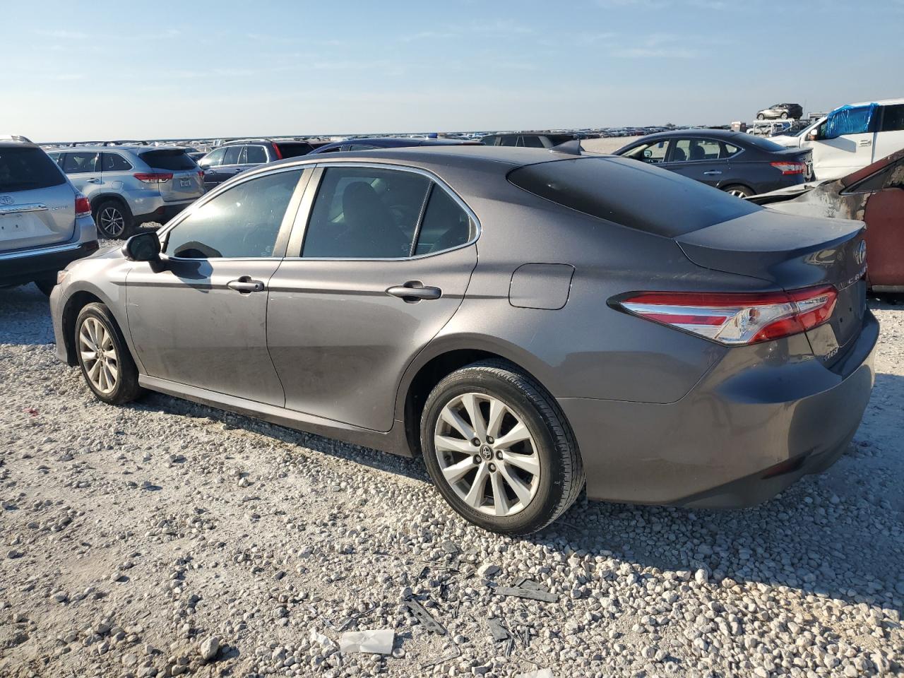 TOYOTA CAMRY LE