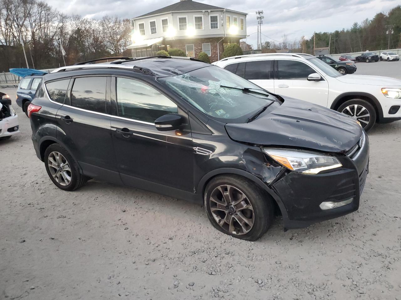 FORD ESCAPE TITANIUM