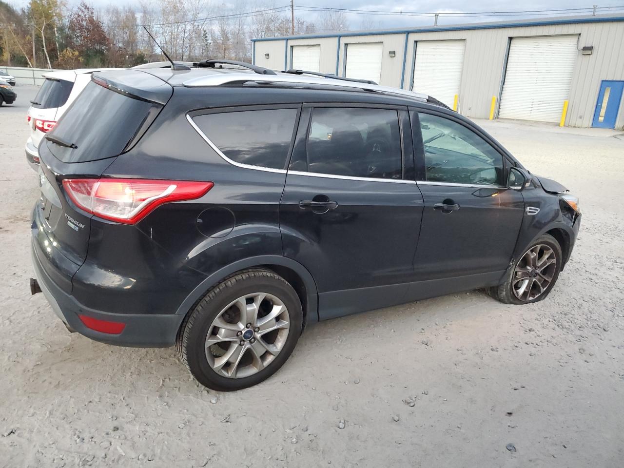 FORD ESCAPE TITANIUM