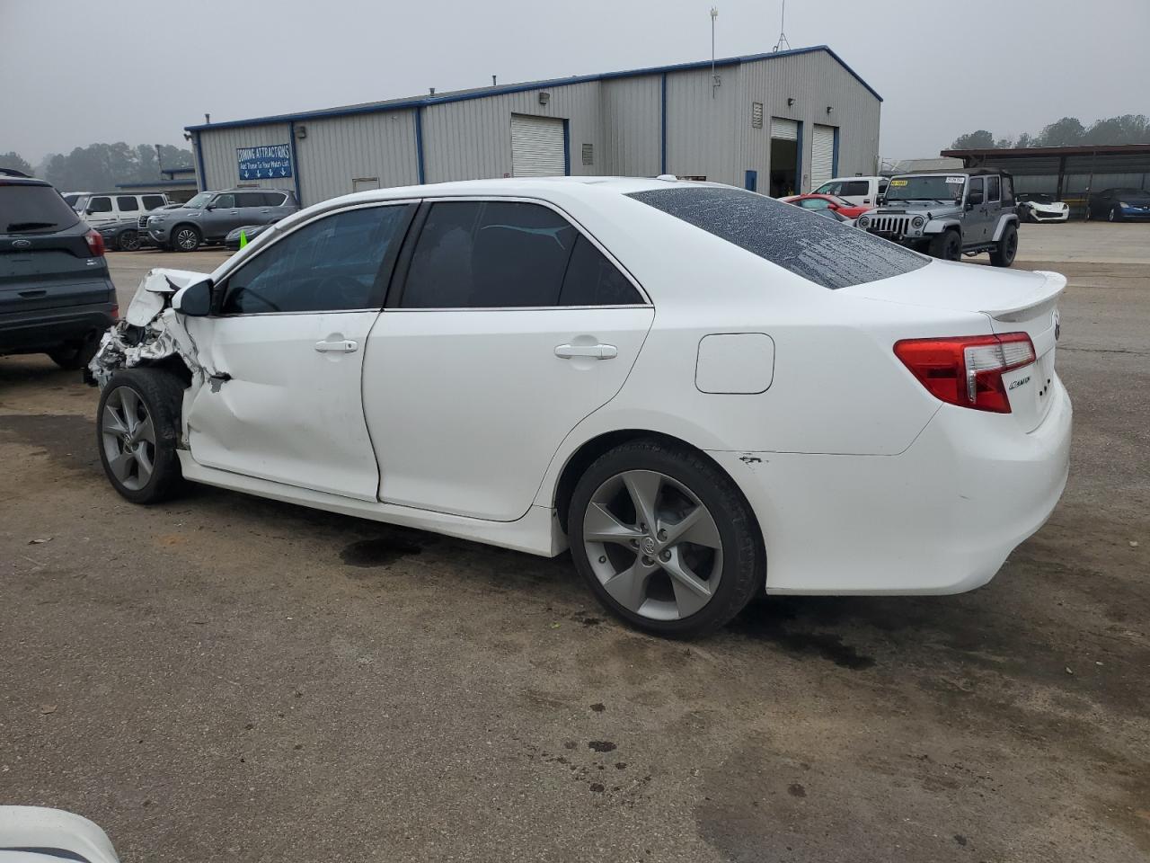 TOYOTA CAMRY SE