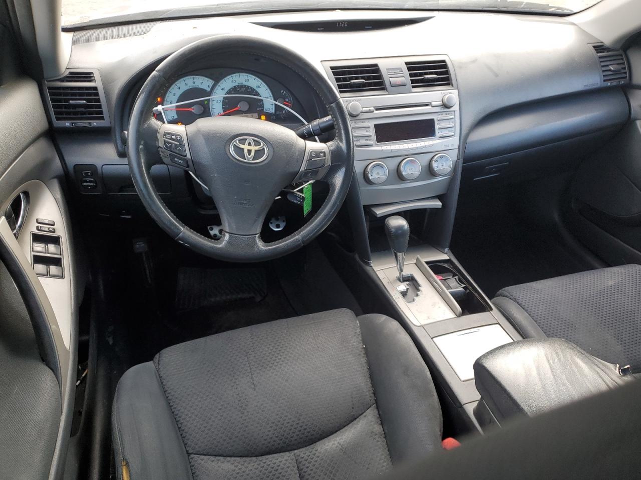 TOYOTA CAMRY BASE