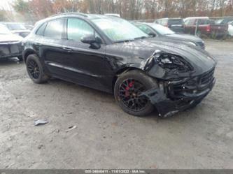 PORSCHE MACAN GTS