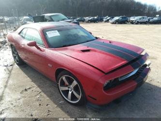 DODGE CHALLENGER SRT8