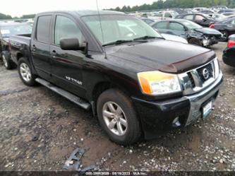 NISSAN TITAN SV