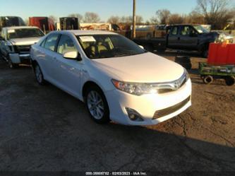 TOYOTA CAMRY HYBRID XLE