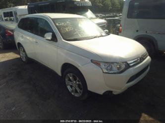 MITSUBISHI OUTLANDER SE