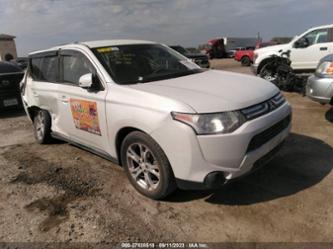 MITSUBISHI OUTLANDER SE