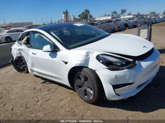 TESLA MODEL 3 REAR-WHEEL DRIVE