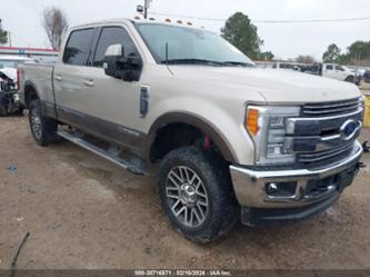 FORD F-250 LARIAT