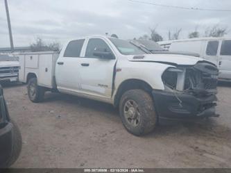 RAM 2500 TRADESMAN 4X4 8 BOX