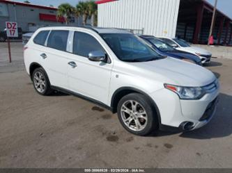 MITSUBISHI OUTLANDER SE