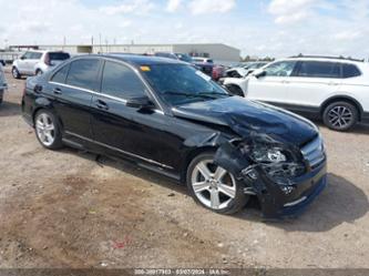 MERCEDES-BENZ C-CLASS LUXURY/SPORT