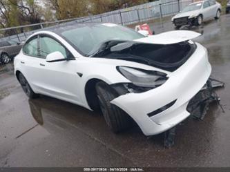 TESLA MODEL 3 REAR-WHEEL DRIVE