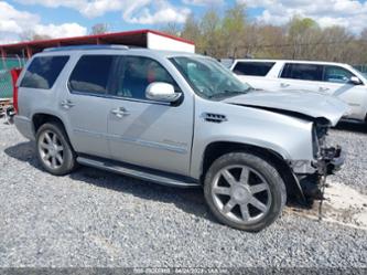 CADILLAC ESCALADE LUXURY