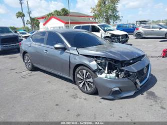 NISSAN ALTIMA SV FWD