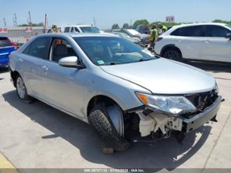 TOYOTA CAMRY HYBRID XLE