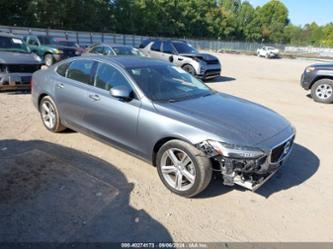 VOLVO S90 T5 MOMENTUM