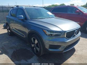 VOLVO XC40 T5 MOMENTUM