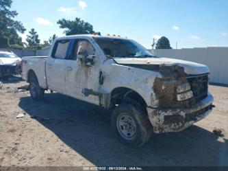 FORD F-250 LARIAT