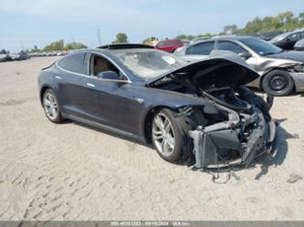 TESLA MODEL S SIGNATURE