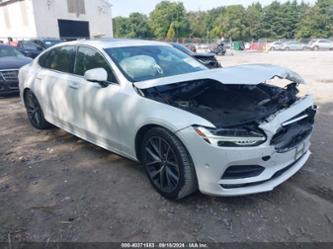 VOLVO S90 T6 MOMENTUM