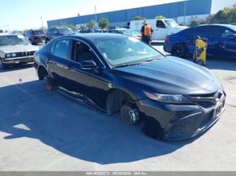 TOYOTA CAMRY SE