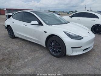 TESLA MODEL 3 REAR-WHEEL DRIVE