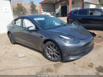 TESLA MODEL 3 REAR-WHEEL DRIVE