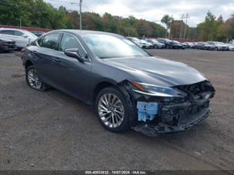 LEXUS ES 300H ULTRA LUXURY