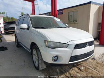 MITSUBISHI OUTLANDER SE