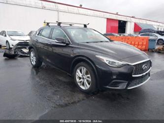 INFINITI QX30 LUXURY