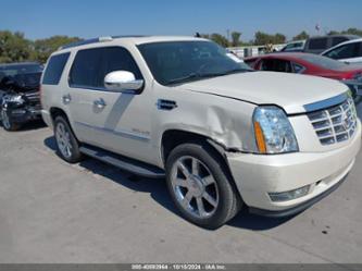 CADILLAC ESCALADE LUXURY