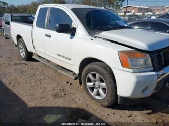 NISSAN TITAN SV