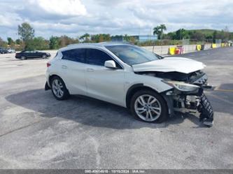 INFINITI QX30 PREMIUM