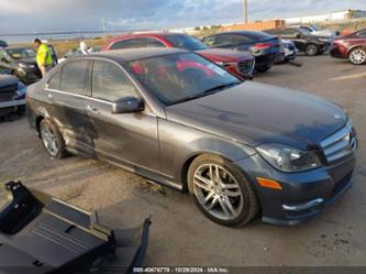 MERCEDES-BENZ C-CLASS LUXURY/SPORT