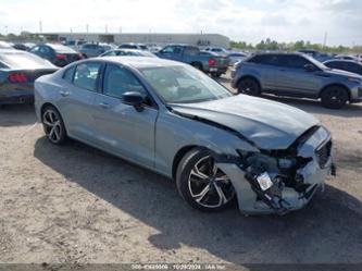 VOLVO S60 B5 ULTIMATE DARK THEME