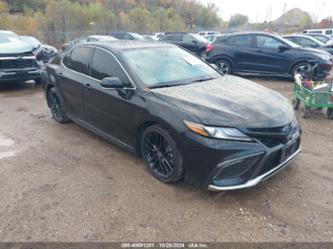 TOYOTA CAMRY HYBRID XSE