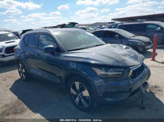 VOLVO XC40 T5 MOMENTUM