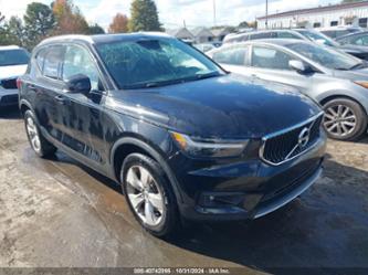 VOLVO XC40 T5 MOMENTUM