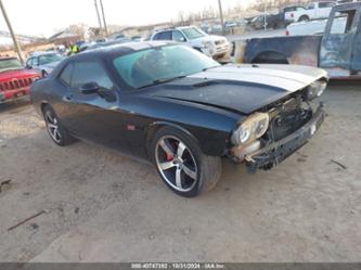 DODGE CHALLENGER SRT8 392