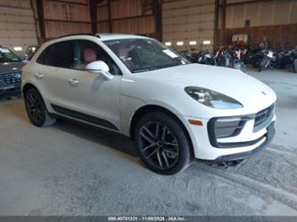 PORSCHE MACAN T