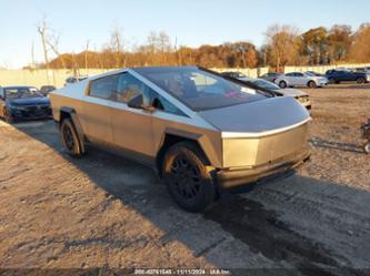 TESLA CYBERTRUCK