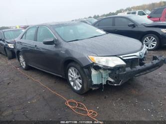 TOYOTA CAMRY HYBRID XLE